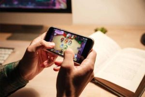 Read more about the article How Can Your Hack Your Favorite Mobile Games?